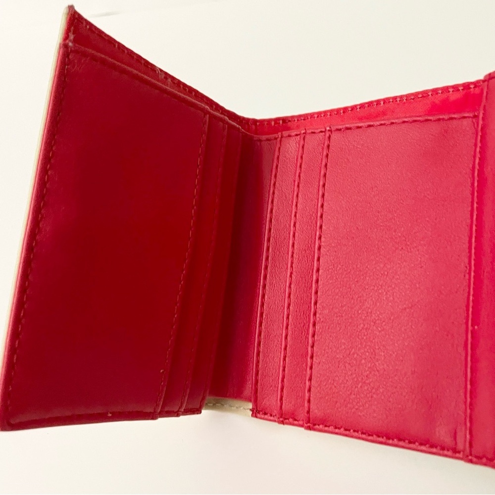 Loungefly Strawberry Shortcake Trifold Wallet - Picture 16 of 16
